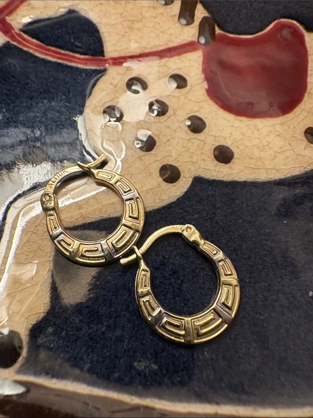 10 K  gold Greek Key Hoop earrings